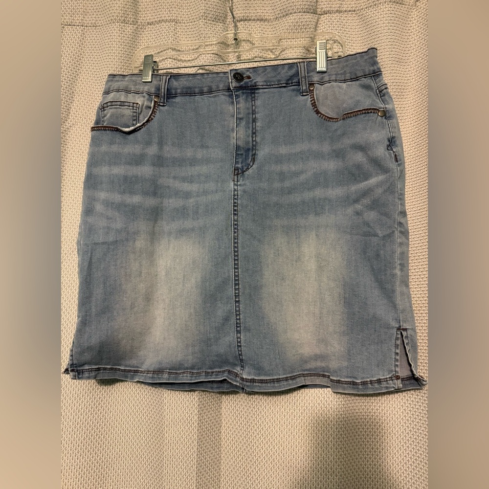 Bit & Bridle Light Wash skirt